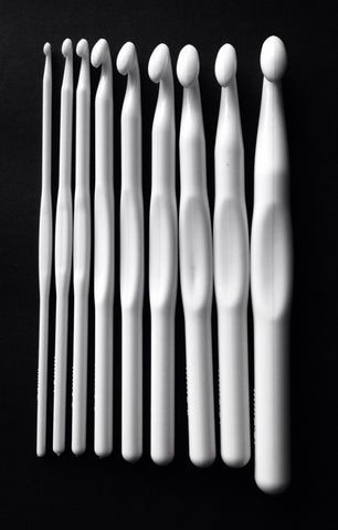 Brand New! 9 Acrylic Crochet Hooks White Finish Weave Knitting Crochet Hook White
