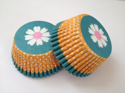 50 count Daisy Flowers Floral Liners
