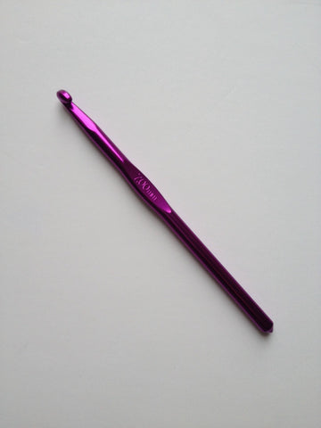 Brand New! 7mm Aluminum Crochet Hook Needle Weave Knitting Crochet Needlework Needles Tools Supplies