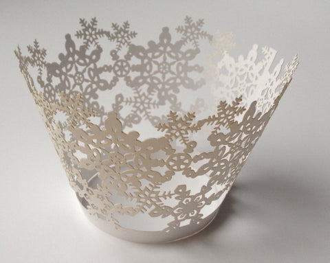 12 pcs White Snowflakes Cupcake Wrappers