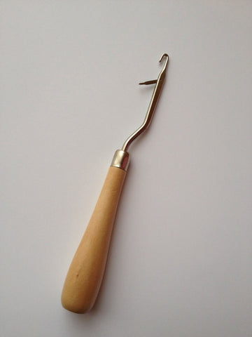 Curved Latch Hook Tool / Crochet Needle with Wooden Handle at I